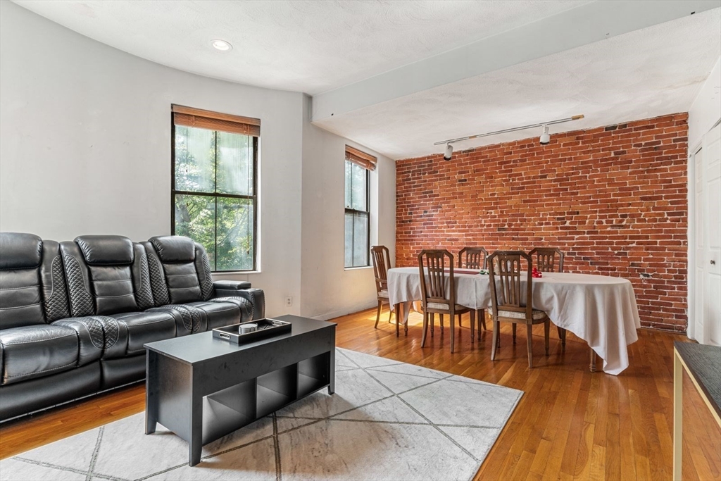3 bed, 2 bath apartment for rent at 4 Union Park St Unit 4, South End — photo 3 of 15