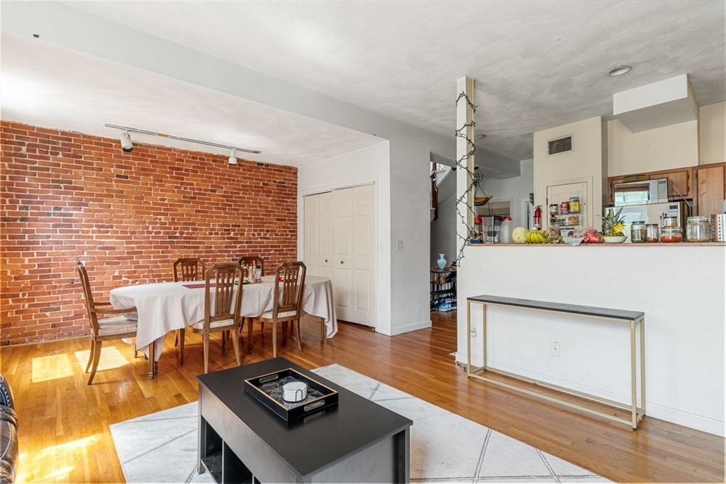 3 bed, 2 bath apartment for rent at 4 Union Park St Unit 4, South End — photo 5 of 15