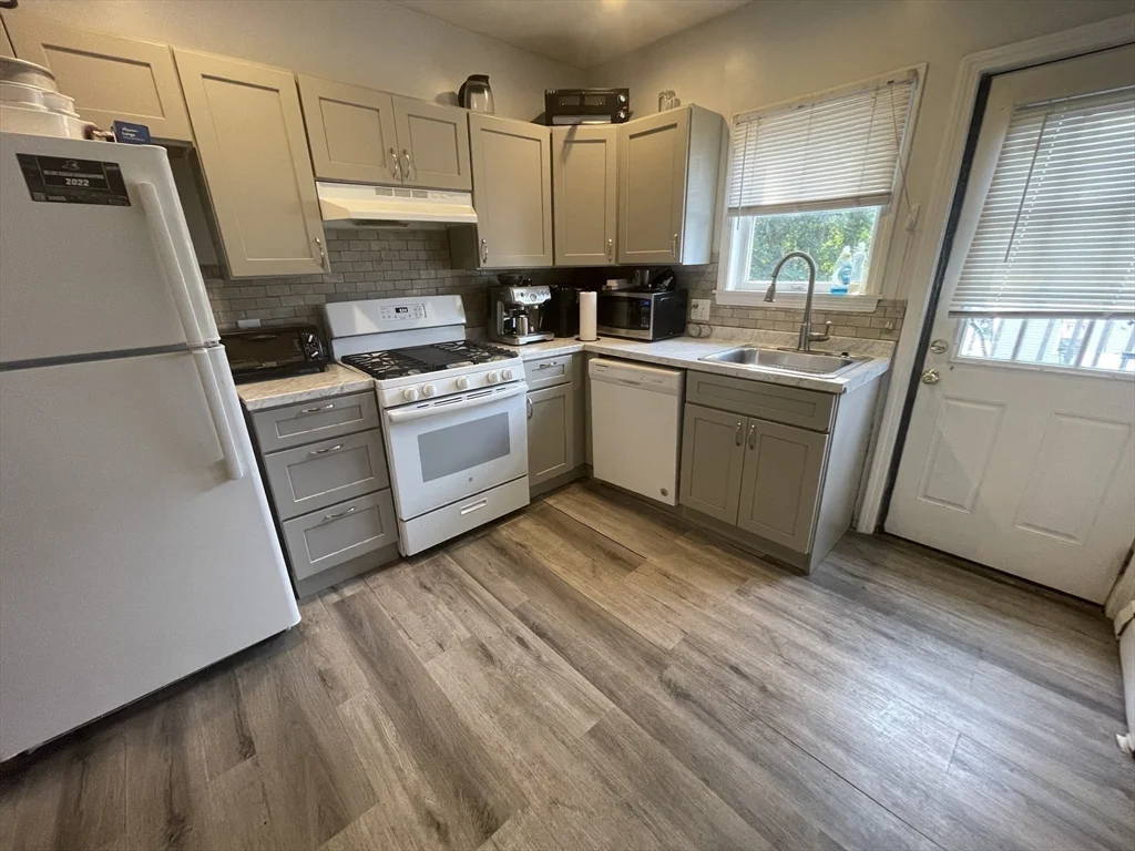 4 bed, 2 bath apartment for rent at 4 Union St Unit 2, Brighton — photo 6 of 19