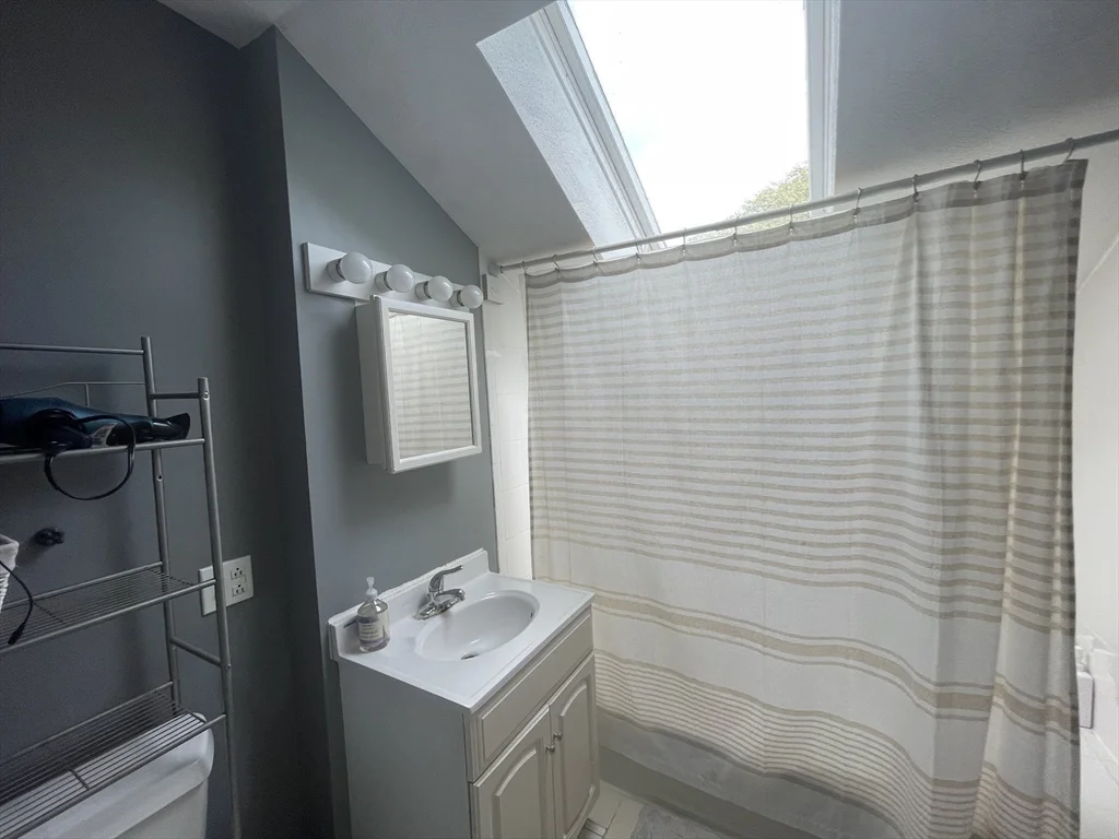 4 bed, 2 bath apartment for rent at 4 Union St Unit 2, Brighton — photo 17 of 19