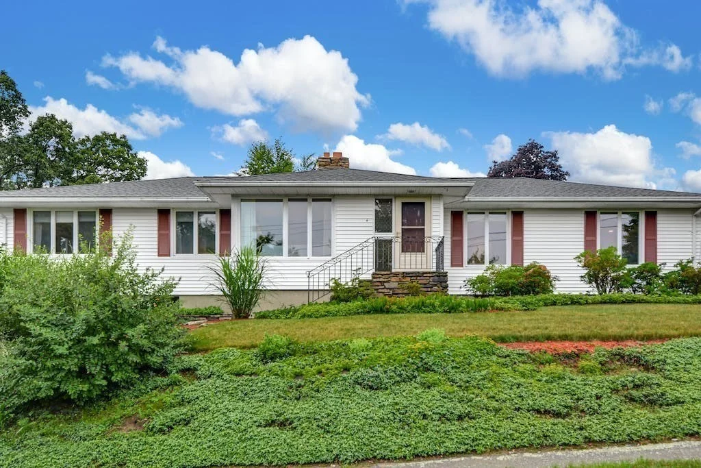 3 bed, 1 bath apartment for rent at 4 Upland Ave Unit 2, Shrewsbury