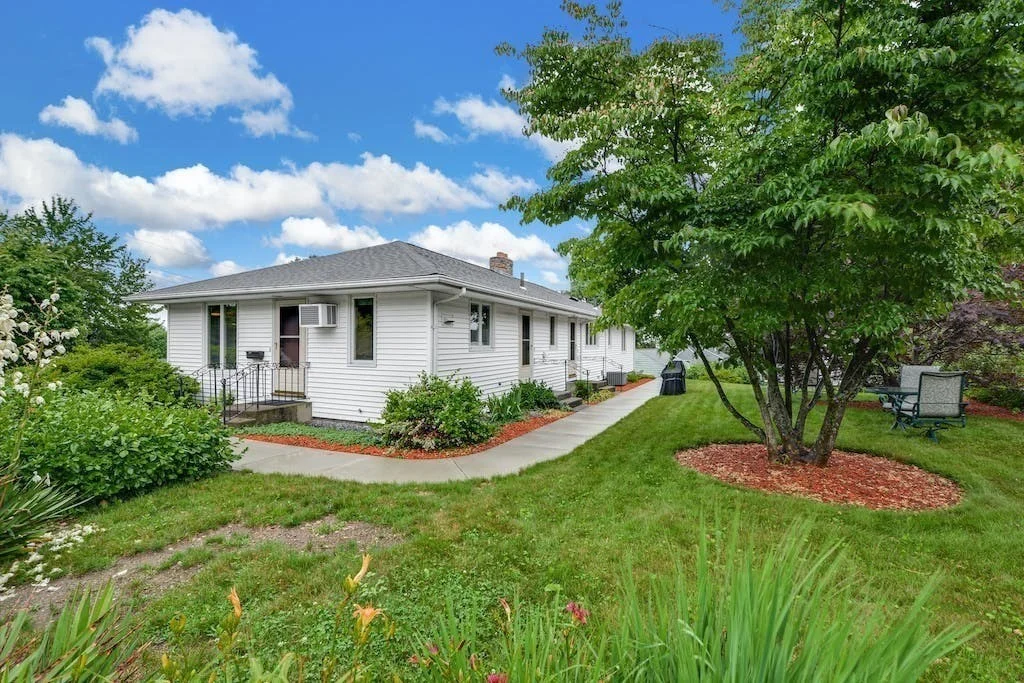 1 bed, 1 bath apartment for rent at 4 Upland Ave Unit A, Shrewsbury