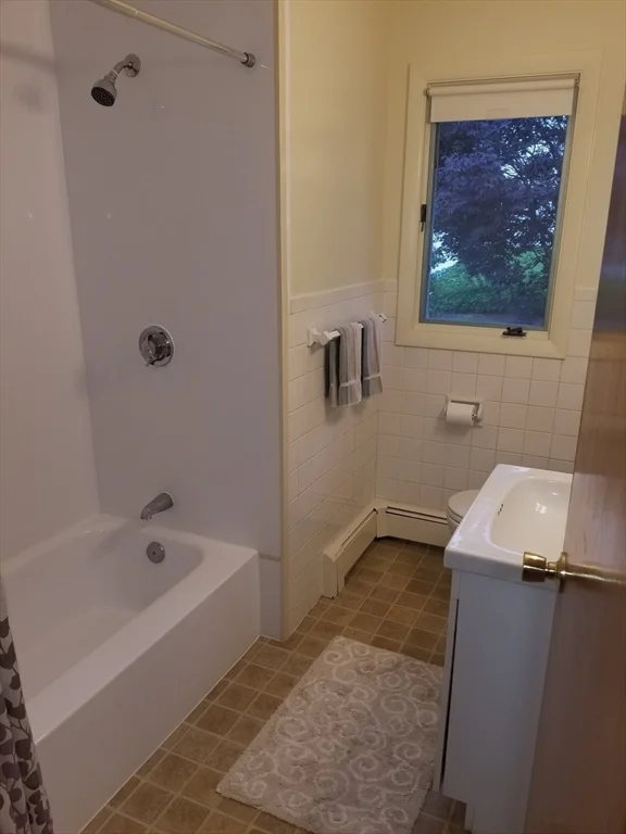 1 bed, 1 bath apartment for rent at 4 Upland Ave Unit A, Shrewsbury — photo 8 of 13