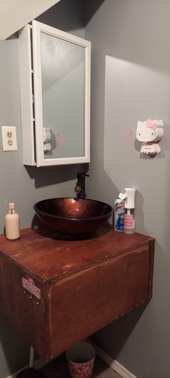 1 bed, 1 bath apartment for rent at 4 View St Unit 3, Worcester — photo 9 of 15