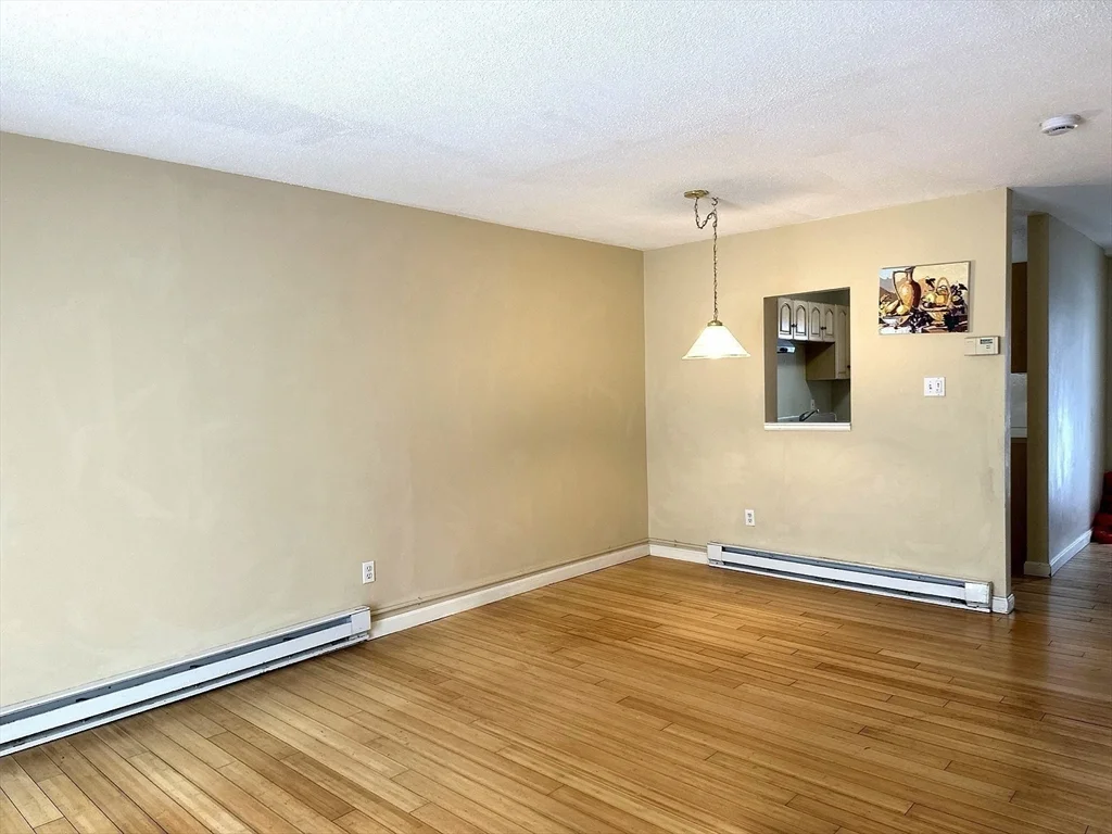 2 bed, 1 bath apartment for rent at 4 Village Brook Unit 4, Natick — photo 3 of 12
