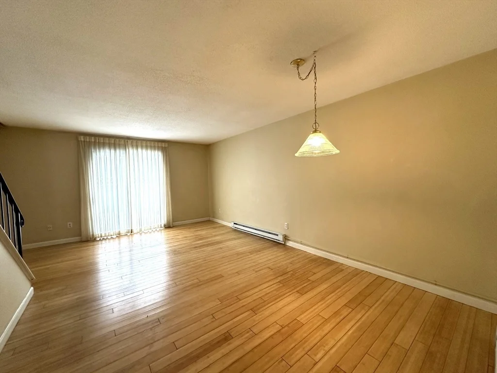 2 bed, 1 bath apartment for rent at 4 Village Brook Unit 4, Natick — photo 2 of 12