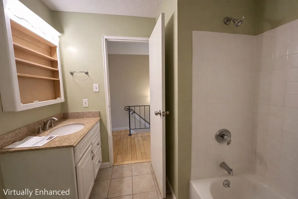 2 bed, 1 bath apartment for rent at 4 Village Brook Unit 4, Natick — photo 6 of 12
