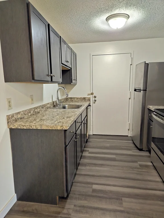 1 bed, 1 bath apartment for rent at 4 Village Rock Ln Unit 4, Natick — photo 1 of 12