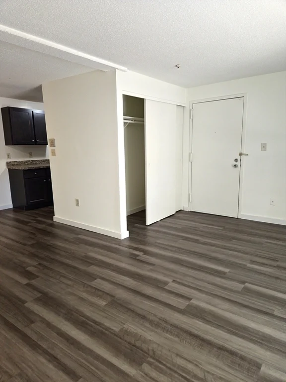 1 bed, 1 bath apartment for rent at 4 Village Rock Ln Unit 4, Natick — photo 5 of 12