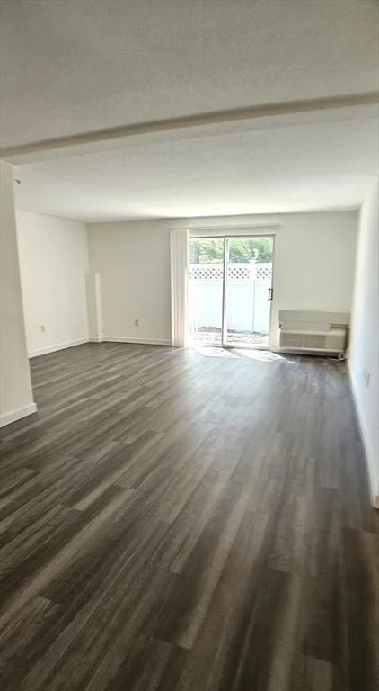 1 bed, 1 bath apartment for rent at 4 Village Rock Ln Unit 4, Natick — photo 4 of 12