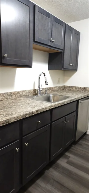 1 bed, 1 bath apartment for rent at 4 Village Rock Ln Unit 4, Natick — photo 2 of 12
