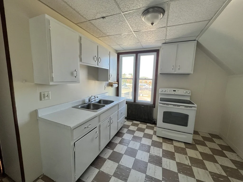 2 bed, 1 bath apartment for rent at 4 Warden St Unit 2, Shrewsbury Street — photo 2 of 10