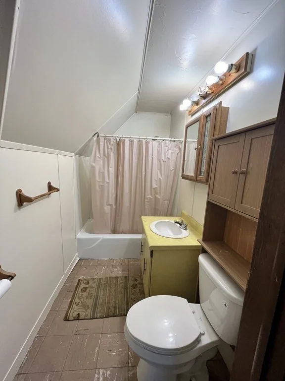 2 bed, 1 bath apartment for rent at 4 Warden St Unit 2, Shrewsbury Street — photo 3 of 10