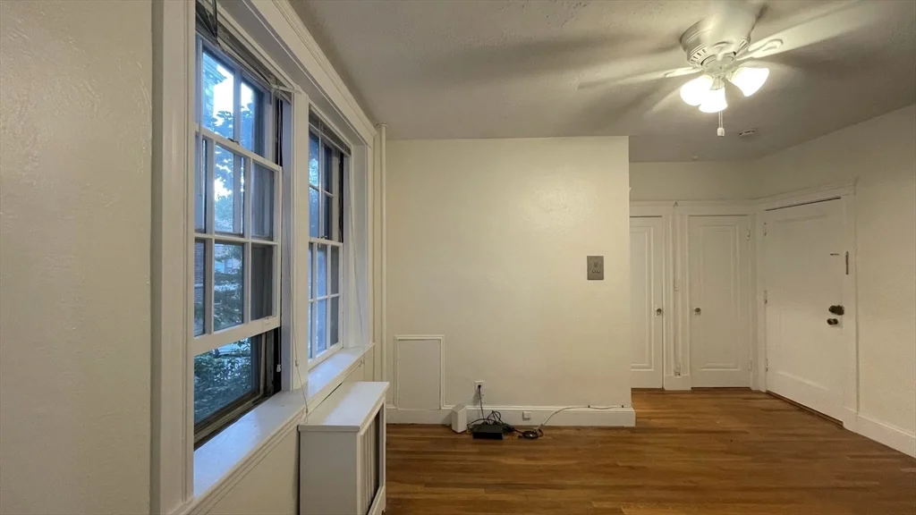 Studio bed, 1 bath apartment for rent at 4 Washington Ave Unit 5, Neighborhood Nine — photo 4 of 13