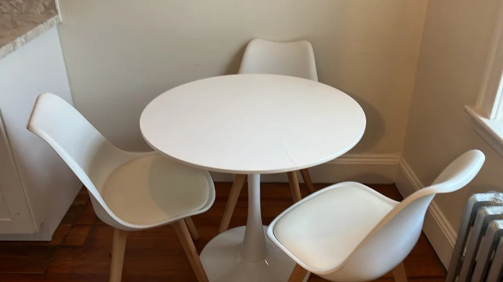 Studio bed, 1 bath apartment for rent at 4 Washington Ave Unit 5, Neighborhood Nine — photo 3 of 13