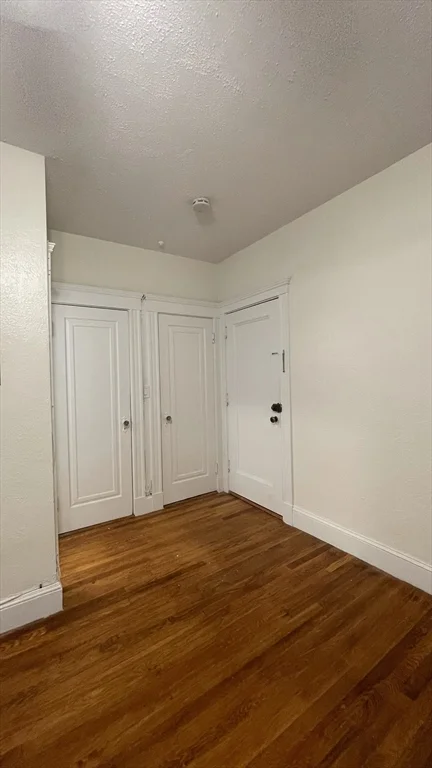 Studio bed, 1 bath apartment for rent at 4 Washington Ave Unit 5, Neighborhood Nine — photo 5 of 13