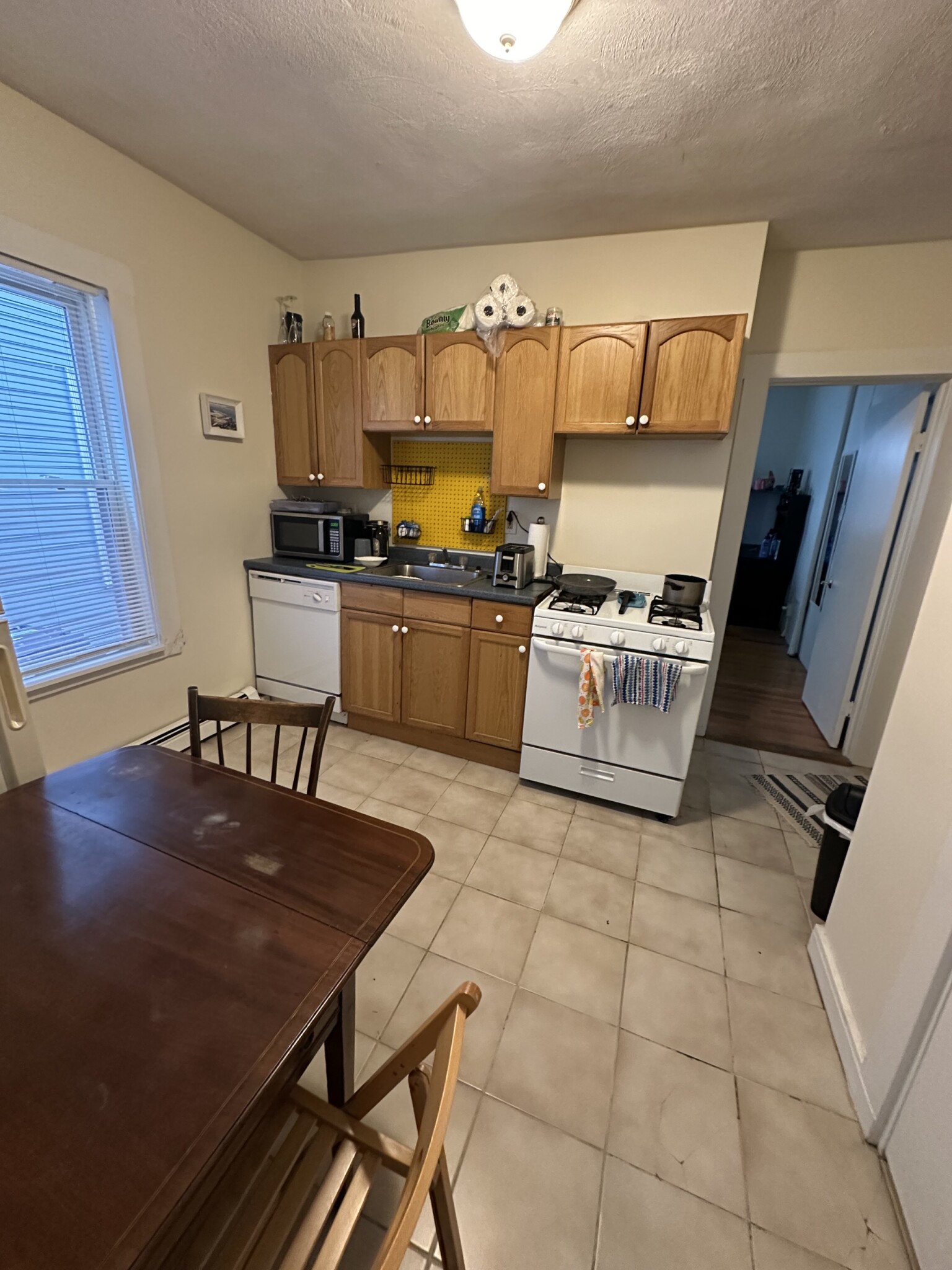 2 bed, 1 bath apartment for rent at 4 Watson St Unit 1L, Cambridgeport — photo 3 of 12