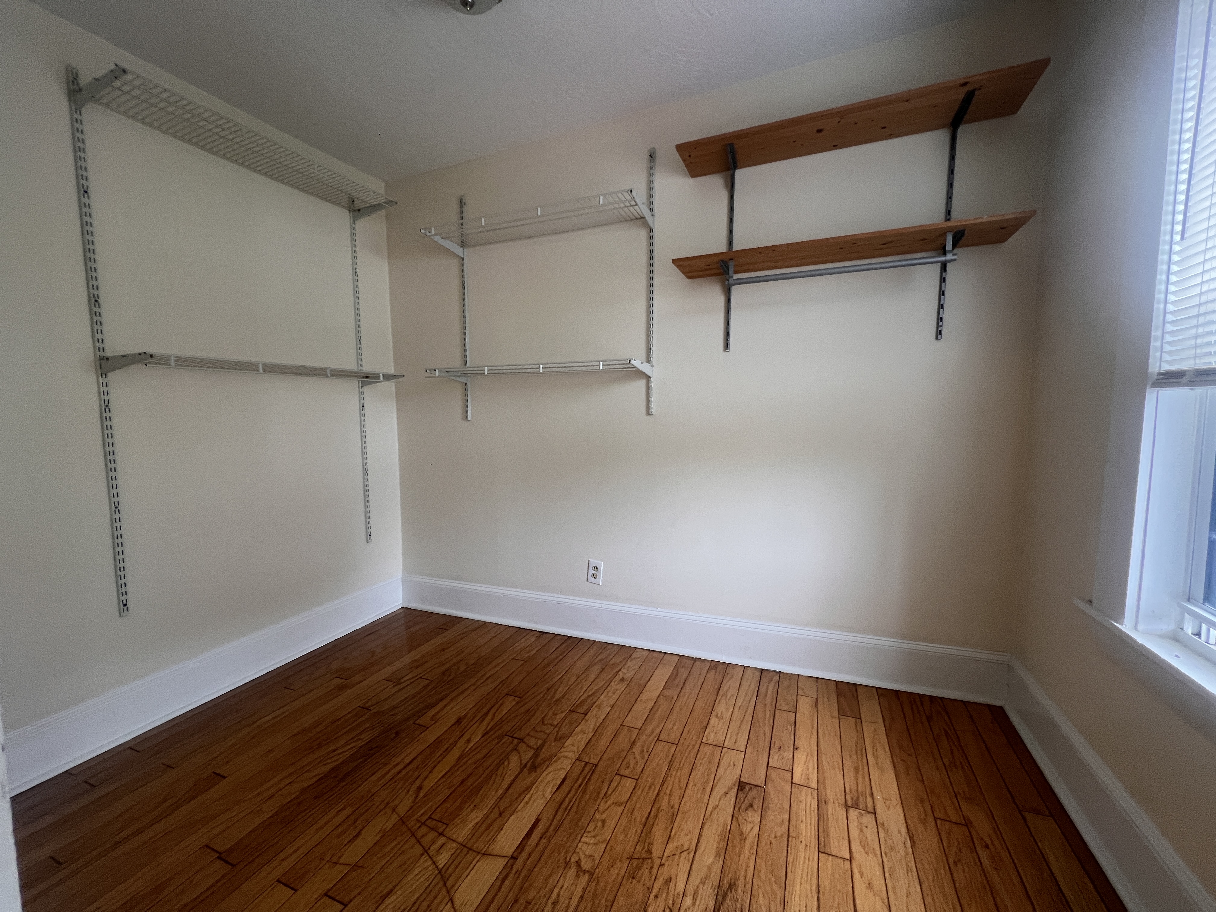 1.5 bed, 1 bath apartment for rent at 4 Watson St Unit 2L, Cambridgeport — photo 2 of 8