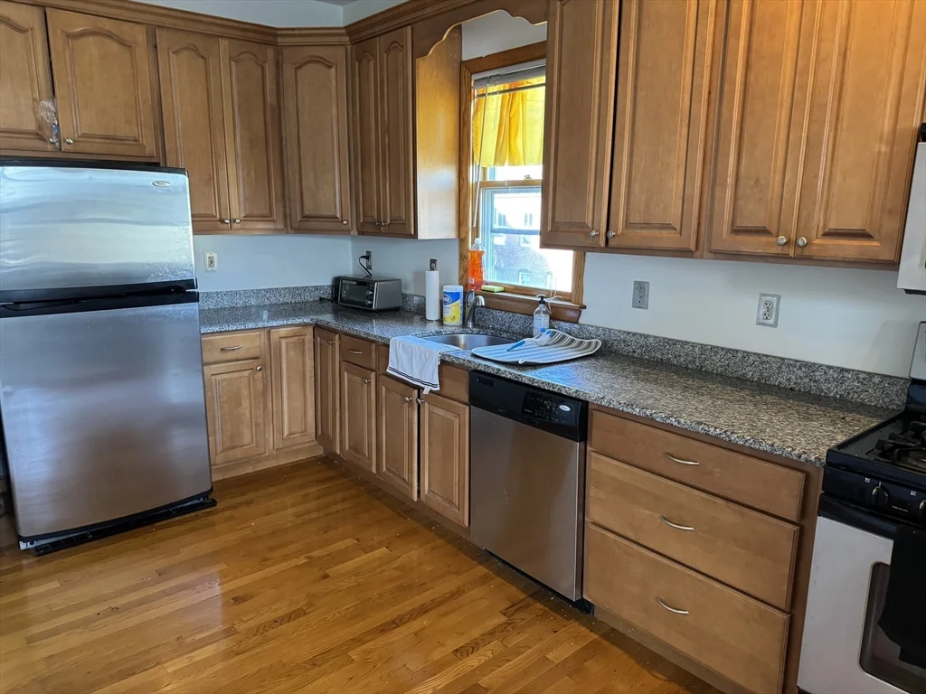2 bed, 2 bath apartment for rent at 4 Webb Park Unit 3, South Boston — photo 2 of 13