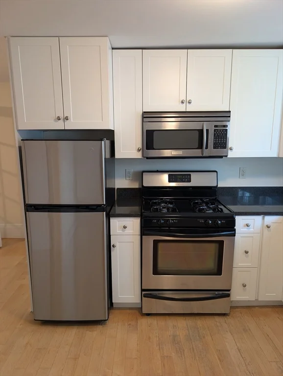 1 bed, 1 bath apartment for rent at 4 Webster St Unit 6, East Somerville