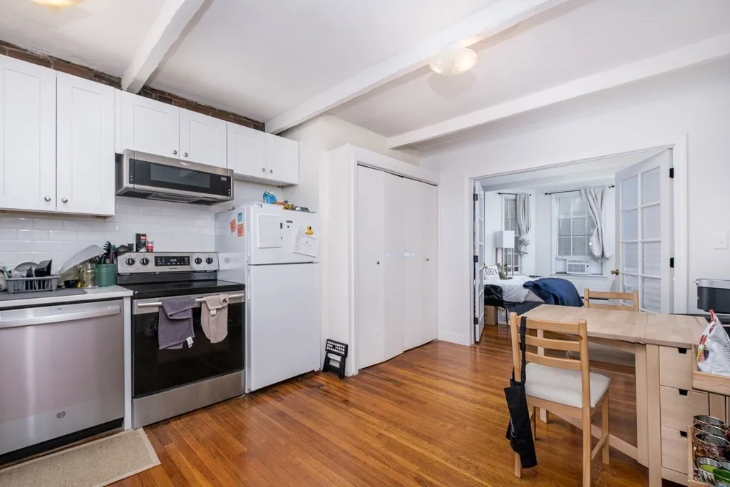 2 bed, 1 bath apartment for rent at 4 Wigglesworth St Unit 1, Mission Hill