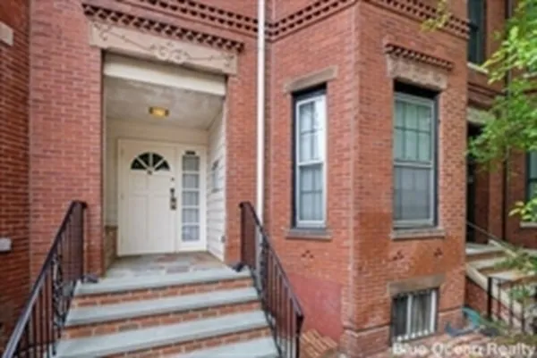 3 bed, 1 bath apartment for rent at 4 Wigglesworth St Unit 3, Mission Hill — photo 8 of 21