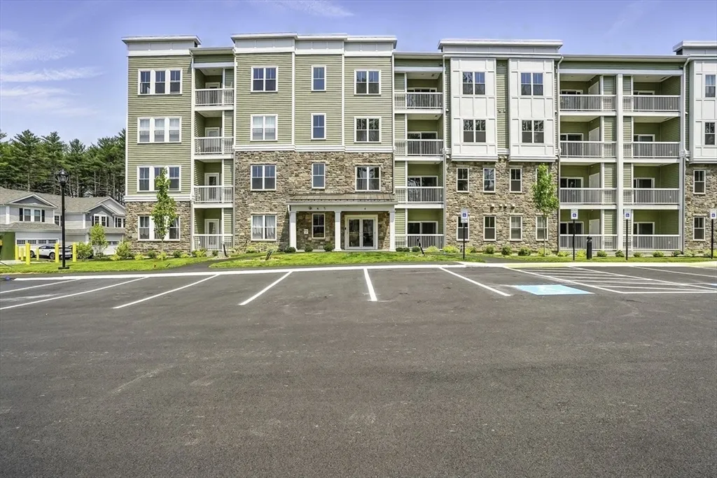 2 bed, 2 bath apartment for rent at 4 Winslow Ln Unit 1411, Grafton