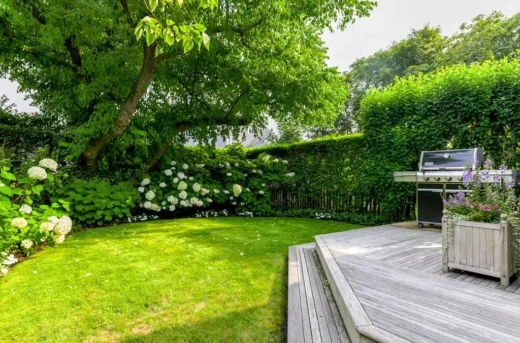2 bed, 1 bath apartment for rent at 4 York, Nantucket — photo 22 of 25