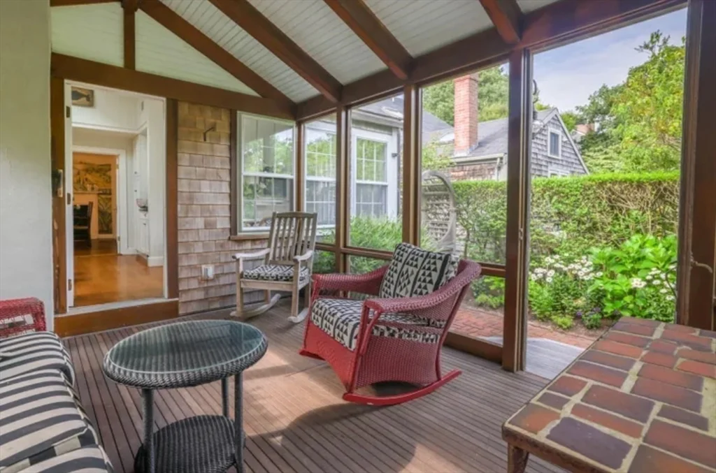 2 bed, 1 bath apartment for rent at 4 York, Nantucket — photo 19 of 25