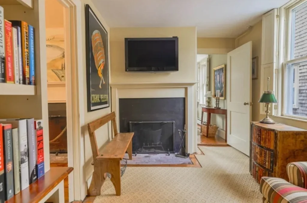 2 bed, 1 bath apartment for rent at 4 York, Nantucket — photo 12 of 25