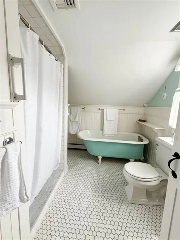2 bed, 1 bath apartment for rent at 4 York, Nantucket — photo 15 of 25