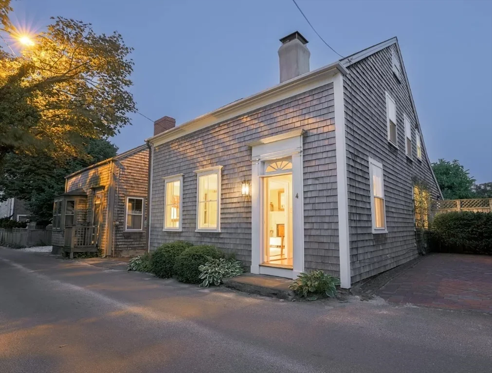 2 bed, 1 bath apartment for rent at 4 York, Nantucket — photo 2 of 25