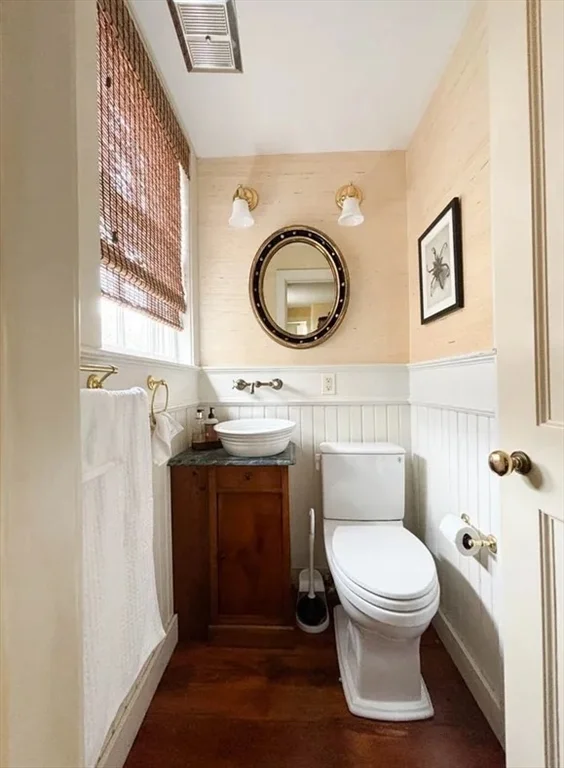 2 bed, 1 bath apartment for rent at 4 York, Nantucket — photo 10 of 25