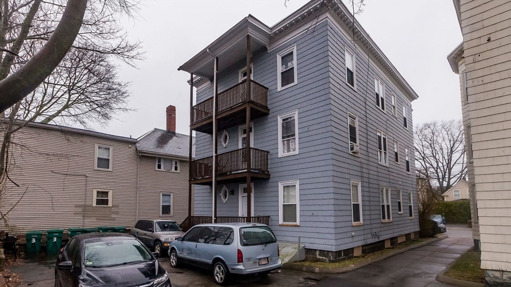 3 bed, 1 bath apartment for rent at 40-42 Cherry St Unit 3, Lynn — photo 3 of 35