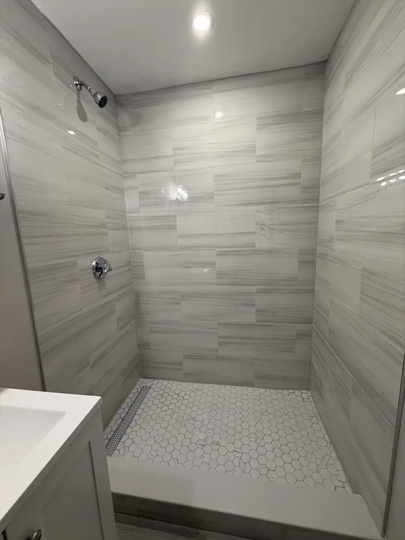 3 bed, 1 bath apartment for rent at 40-42 Fowler Unit 2, Dorchester — photo 6 of 6
