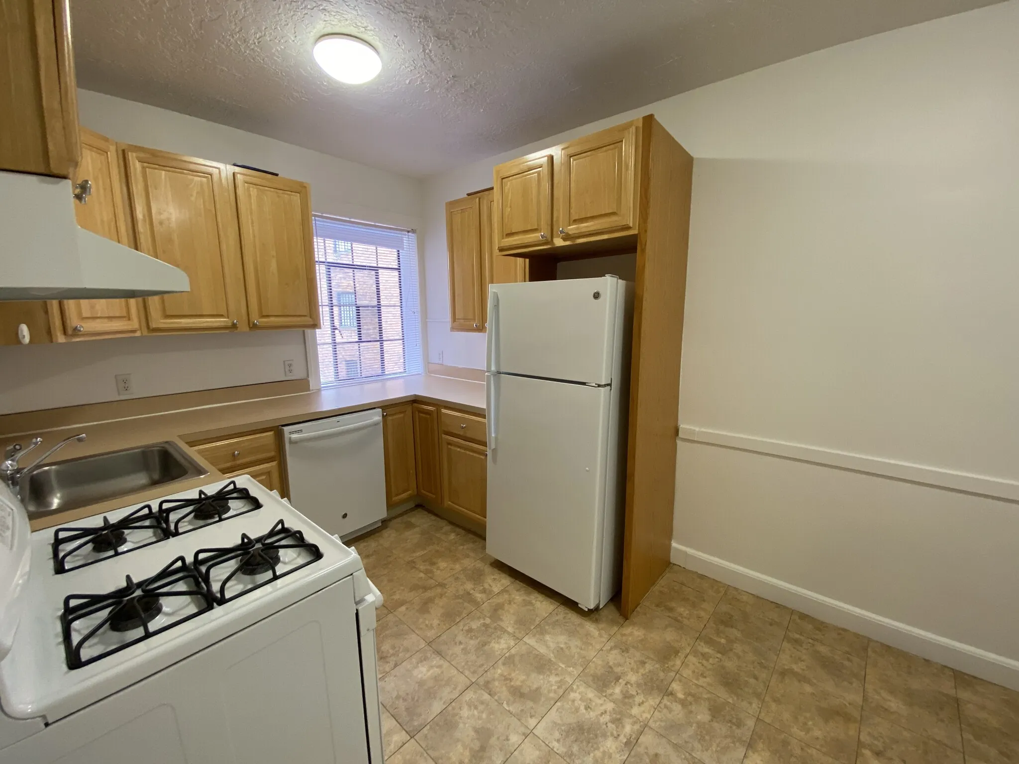 1 bed, 1 bath apartment for rent at 40A Harvard Ave Unit 1, Harvard Avenue