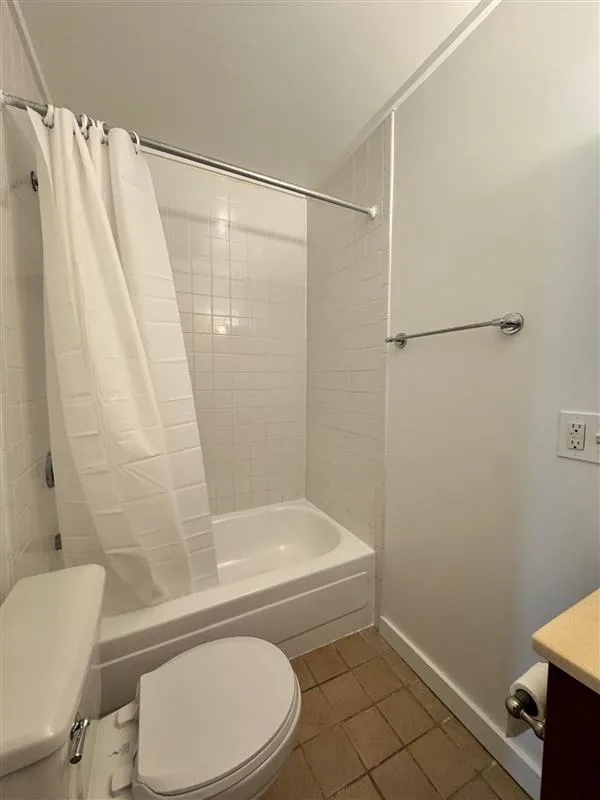 1 bed, 1 bath apartment for rent at 40A Linden Ave Unit 3, Spring Hill — photo 6 of 13