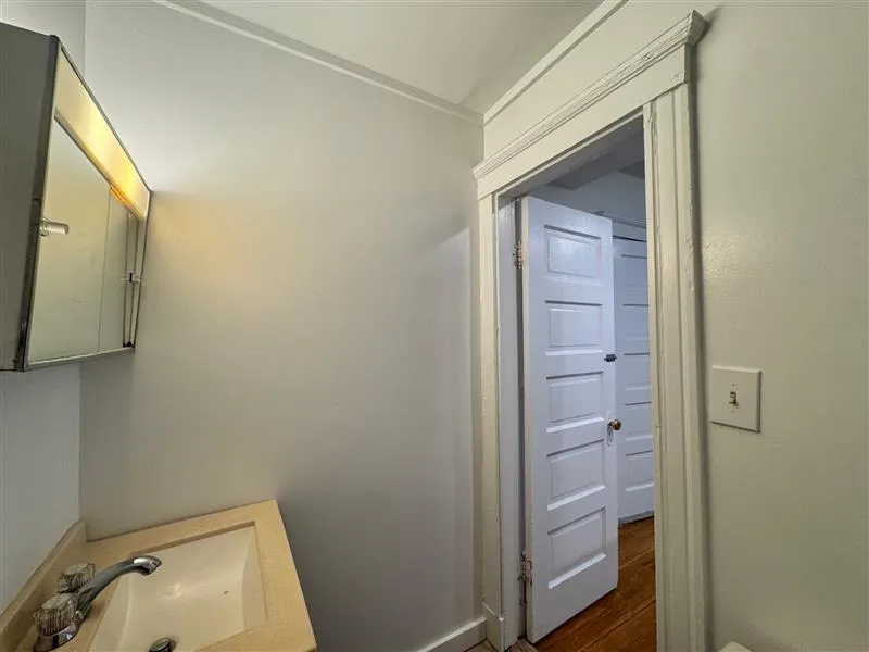 1 bed, 1 bath apartment for rent at 40A Linden Ave Unit 3, Spring Hill — photo 3 of 13