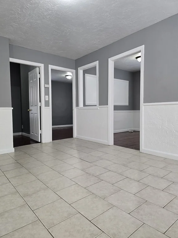 2 bed, 1 bath apartment for rent at 40 Aetna Unit 3, Fall River — photo 4 of 12