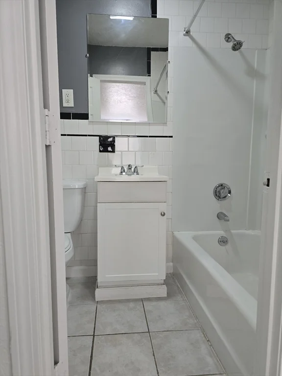 2 bed, 1 bath apartment for rent at 40 Aetna Unit 3, Fall River — photo 11 of 12