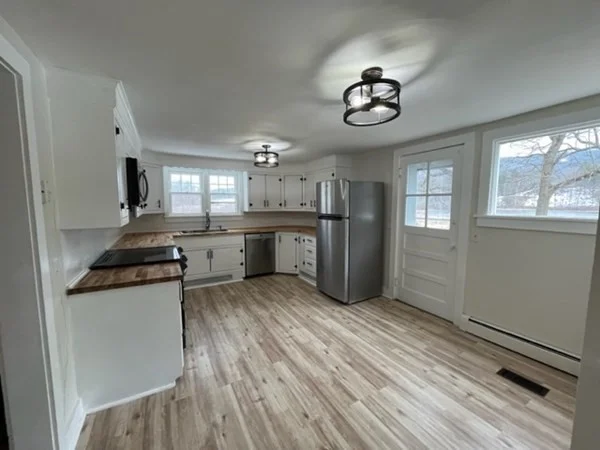 5 bed, 2 bath apartment for rent at 40 Albany Rd Unit HOUSE, West Stockbridge — photo 8 of 26