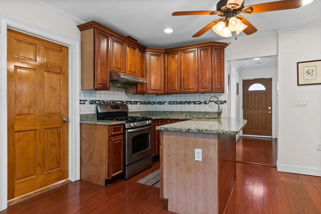 4 bed, 2 bath apartment for rent at 40 Alden Pl Unit A, Newton — photo 4 of 27