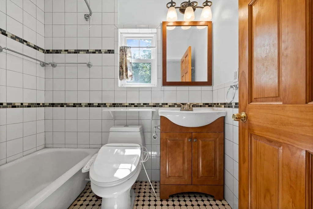 4 bed, 2 bath apartment for rent at 40 Alden Pl Unit A, Newton — photo 19 of 27