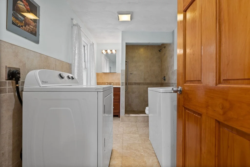4 bed, 2 bath apartment for rent at 40 Alden Pl Unit A, Newton — photo 15 of 27