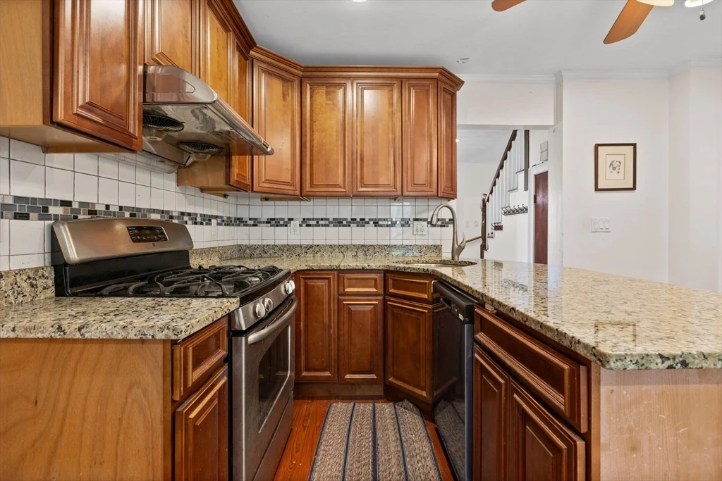 4 bed, 2 bath apartment for rent at 40 Alden Pl Unit A, Newton — photo 5 of 27