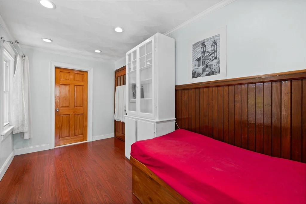 4 bed, 2 bath apartment for rent at 40 Alden Pl Unit A, Newton — photo 14 of 27