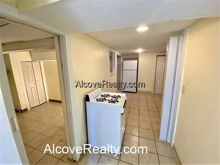 Studio bed, 1 bath apartment for rent at 40 Alfred Rd Unit b, Arlington — photo 4 of 7