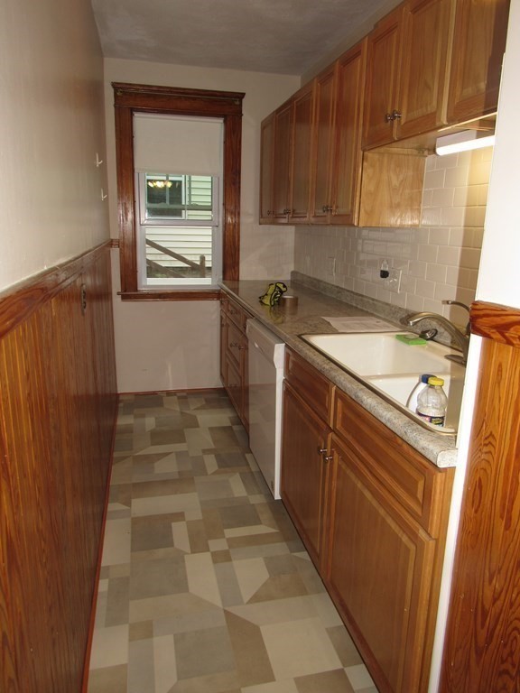 2 bed, 1 bath apartment for rent at 40 Ames St Unit 1, Rice Square — photo 11 of 38