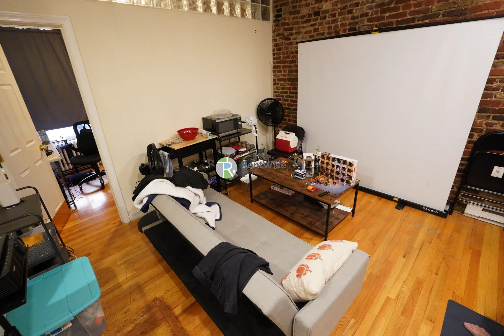 2 bed, 1 bath apartment for rent at 40 Anderson St Unit 1, Beacon Hill — photo 1 of 16