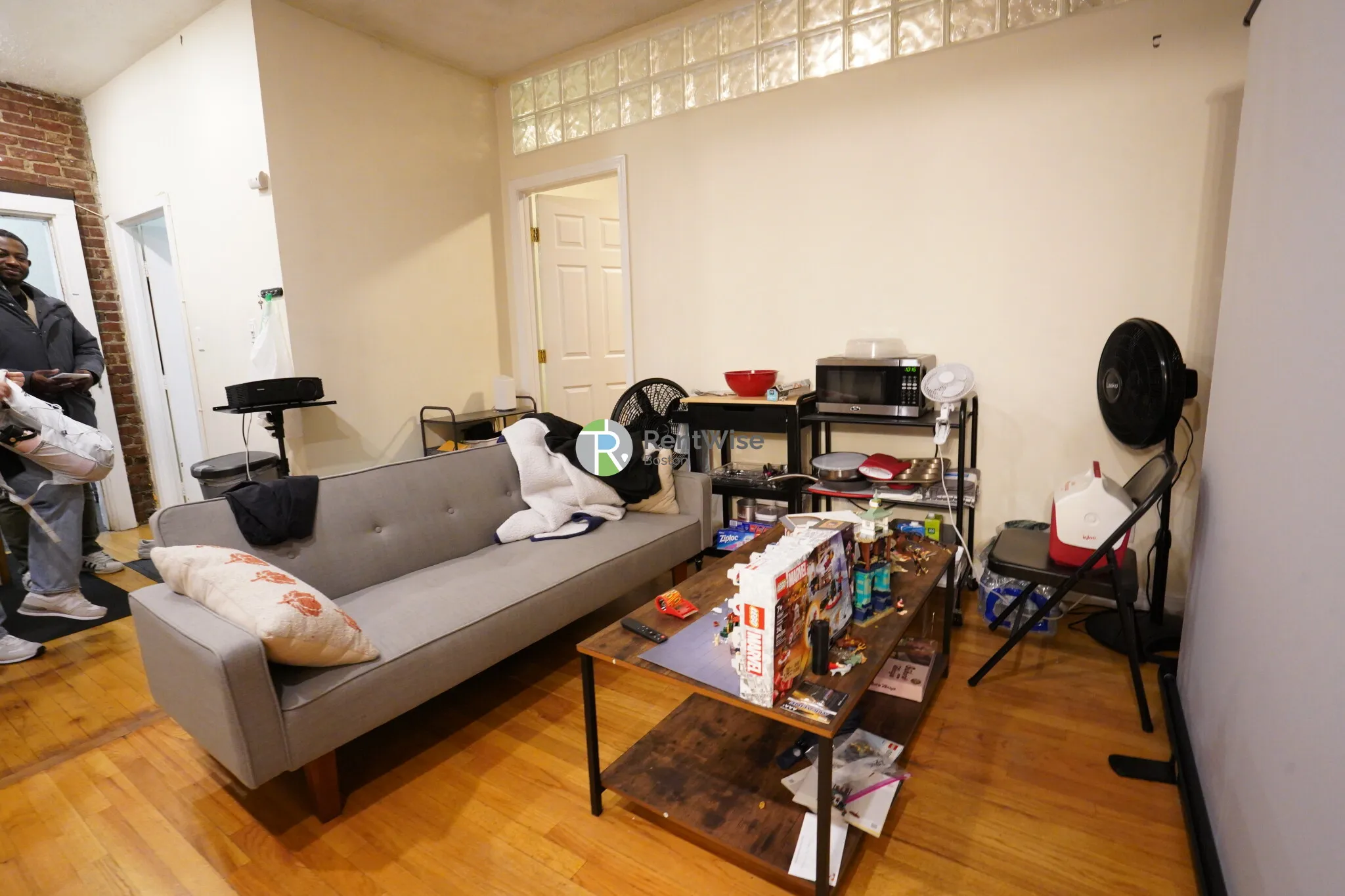 2 bed, 1 bath apartment for rent at 40 Anderson St Unit 1, Beacon Hill — photo 2 of 16
